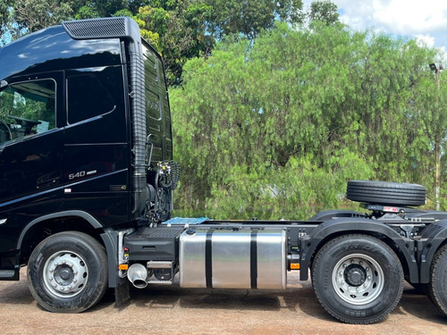 Imagem 2 de 11 de Volvo Fh 540 Traçado