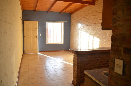 Imagen 6 de 12 de Bloque Comercial En Venta En Canning.