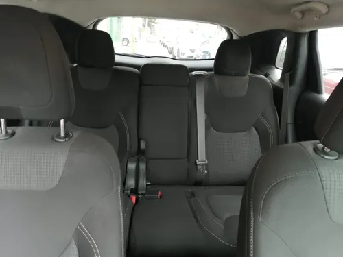 Jeep Cherokee LATITUD AT