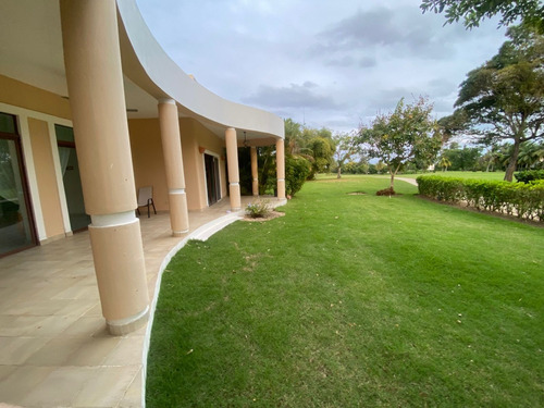 Villa Individual Con Linea Blanca Incluida En Venta En Cocotal, Punta Cana