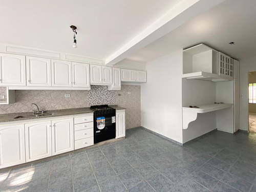 Casa Venta Barrio Fisherton 3 Dormitorios Jardin Quincho Cochera