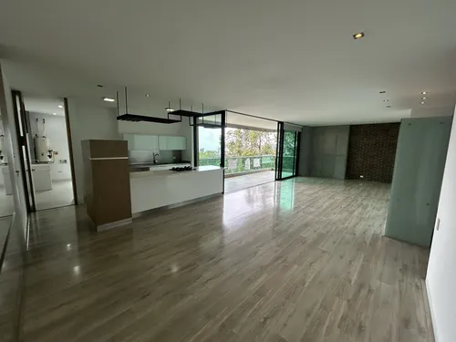 Apartamento En Arriendo Ubicado En El Poblado Sector Los Balsos (26986).