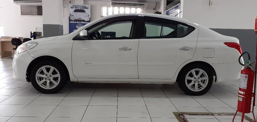 Nissan Versa 2014/2014 5j34