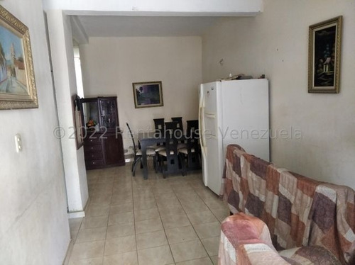Imagen 15 de 30 de Casas En Venta La Puerta Cabudare Cod # 23-12696. Ideal Para Remodelar A Tu Gusto! Asesor Inmobiliario Katty Vasquez 412-1498654. Pide Tu Cita! Excelente Oportunidad De Negocio!