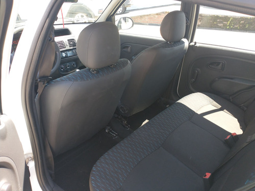 Imagen 10 de 15 de Renault Clio 2016 1.2 Mio Confort Pack