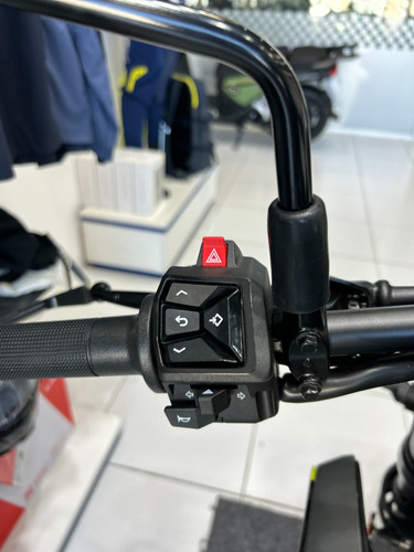 Husqvarna Svartpilen 250