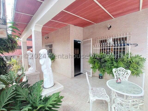 Gbf 24-19301 Vendo Espectacular Casa Con Terreno Excelente Zona Contáctame Ya.