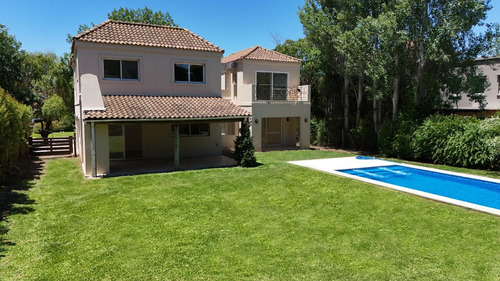 Dueño Directo Vende - Casa 8 Ambientes Barrio St. Matthew's - Pilar