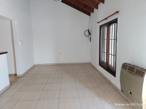 Casa Amplia, Exelente Estado Gral. (con Dto Opcional)
