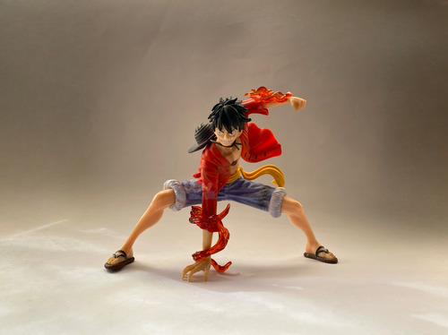 Figura Luffy Red Hawk One Piece Toei 20x18 Cm
