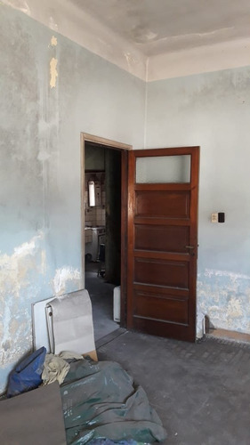 Imagen 17 de 25 de Venta. Casa Con Local A Refaccionar