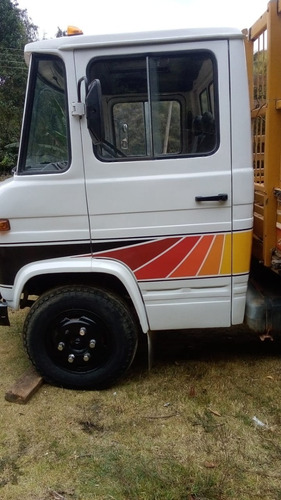 Imagem 2 de 5 de Caminhão 608