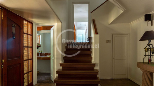 Casa En Venta De 5 Dorm. En Lo Barnechea