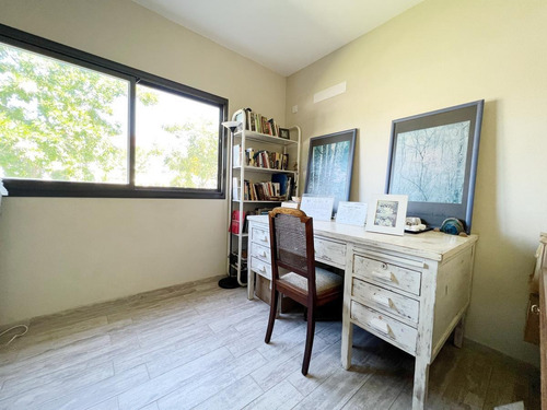 Imagen 10 de 16 de Casa En Venta En El Canton Barrio Puerto Lote Interno Con Pileta