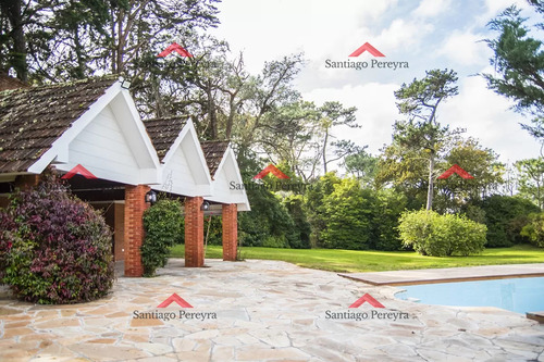Hermosísima Casa En Golf, Punta Del Este