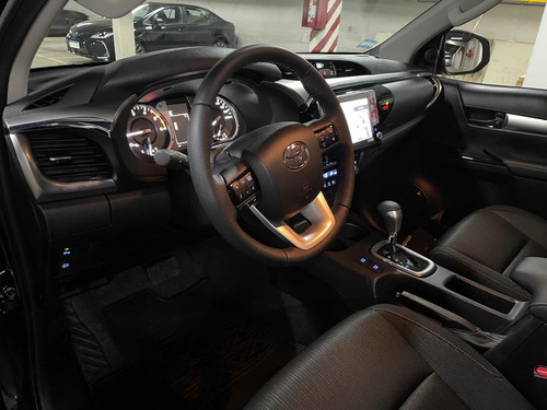 Imagen 8 de 15 de Toyota Hilux 2021 2.8 Cd Srv 177cv 4x4 At