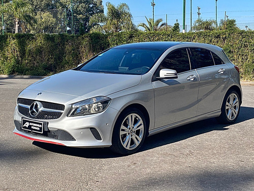 Imagen 1 de 16 de Mercedes Benz A200 Urban At 2018