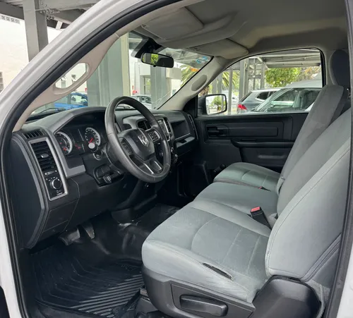 RAM Ram 1500 3.3 V6 XL Cab Regular 4x2 AT