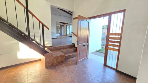 Broker Los Pinos 4d-4b-estacionamientos- Patio Casa En Arri