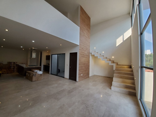 Imagen 1 de 14 de Casa En Venta Altozano, Frente A La Uvaq, Morelia, Michoacán