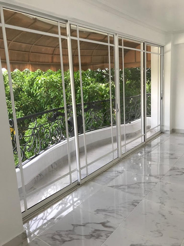 Apartamento De 173 Metros Y Medio Con Titulo, En La Zurza I Cerca Del Monumento.