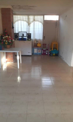 Imagen 8 de 8 de Townhouse Charallave, 2 Habitaciones, 2 Baños. Con 2 Aires.