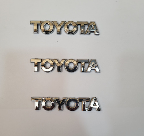 Emblema Letra Toyota De Fortuner  2006 Al 2018 7cm Compuerta