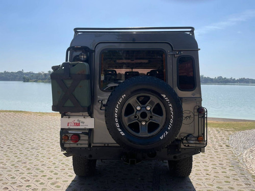 Imagem 7 de 15 de Land Rover Defender 110 County 2.5 Sw 2004 Turbo Diesel 4x4
