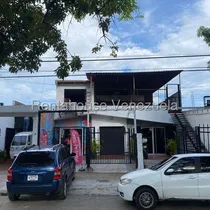 Comprar Excelente Casa Comercial En Venta, Con 4 Locales Comerciales Litis En La Avenida Don Julio Centeno, Ubicacion Privilegiada Que Garantiza Tu Inversion, Distribuida En 5 Locales De 68 M2 Aproximado C_u
