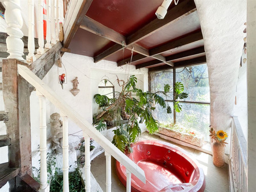 Casa En Venta De 4 Dorm. En Lo Barnechea