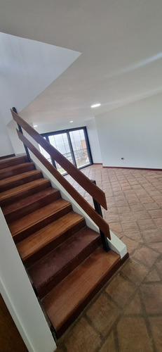 Apartamento Townhouse La Tahona 4hab/5baños/3p.estacionamien