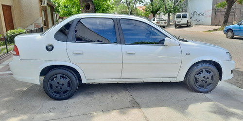 Imagen 5 de 8 de Chevrolet Classic 4p Ls 1.4 2012