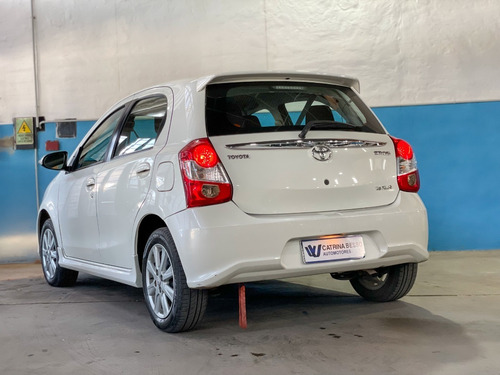 Imagen 8 de 13 de Toyota Etios Xls 5p Mt 2018 Con Gnc