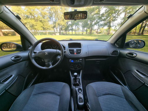 Peugeot 207 1.4 Sedan Active 75cv