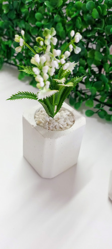 80 Macetitas De Concreto Con Planta Artificial Blanco Prisma