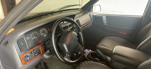 Jeep Gracherokee 4.0 Laredo 5p