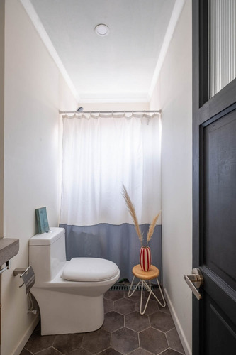 Imagen 17 de 22 de Preciosa Casa Remodelada En Pasaje Seguro (loreley)