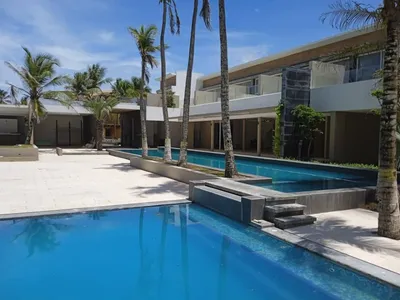 Hotel y resort en venta
