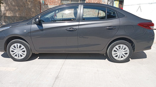 Toyota Yaris 1.5 Core Sedan Mt
