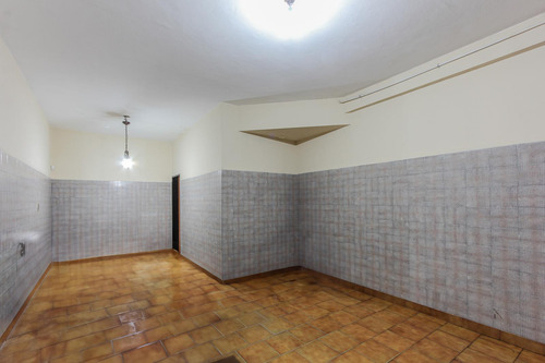 Venta Casa 5 Ambientes Cochera Y Patio - Liniers - Apto Credito