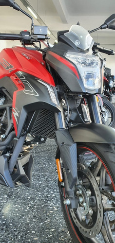 Imagen 9 de 16 de Voge 300 R Street No Ktm No Benelli Versys Kova Motorcycle