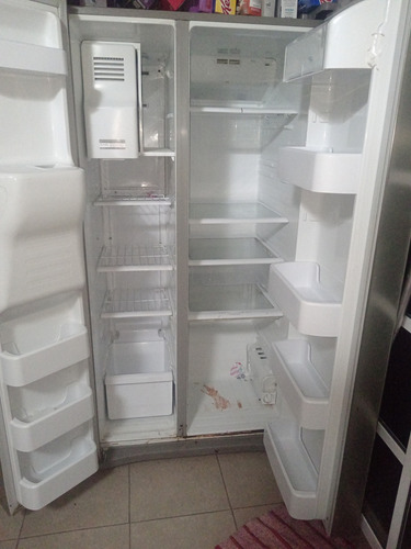 Refrigerador Samsung Modelo Rs26ddapn(no Enfría) Plata (Usado)