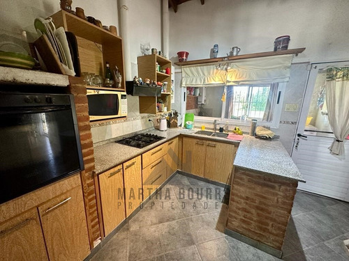 Casa Chalet En Venta En Comarca Del Sol, Exaltación De La Cruz, G.b.a. Zona Norte