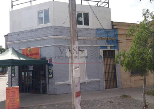 Imagen 2 de 12 de Vass Vende Casa Comercial En Lugar Estratégico, Santiago