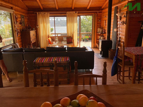 Casa En Venta De 9 Dorm. En Vichuquén