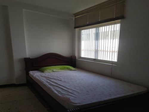 Imagen 14 de 20 de Casa En Venta Colinas De Los Ruices