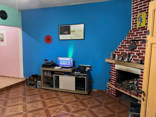 Oportunidad Dos Casas Y Un Apto! En Un Mismo Padrón