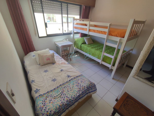 Imagen 15 de 27 de Apartamento En Venta 2 Dormitorios, Frente A Playa El Emir