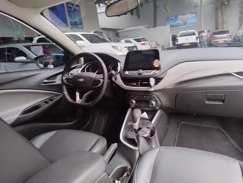 Chevrolet Onix 1.0T Premier Hatch At