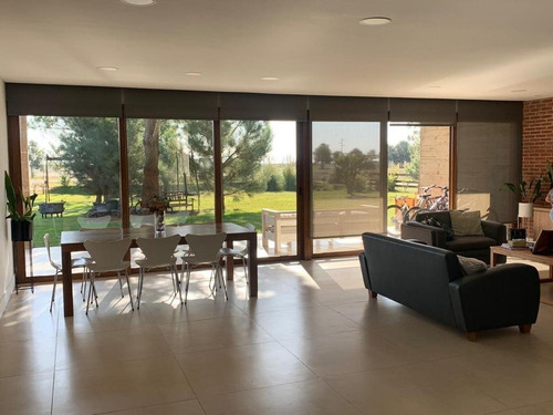 Casa En Venta - 5 Ambientes - La Herradura Pinamar
